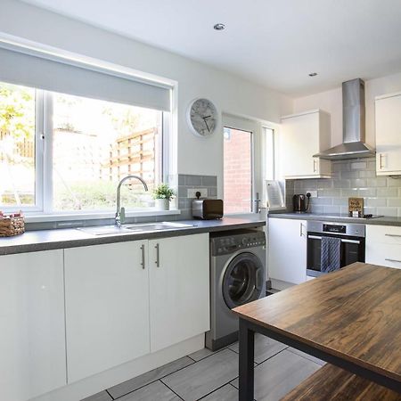 Fully Refurbished North Belfast Home Exterior photo